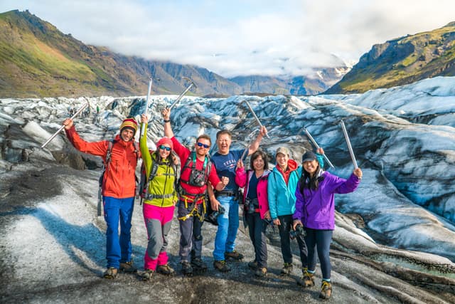 Glacier-hike-on-svinafellsjokull-19